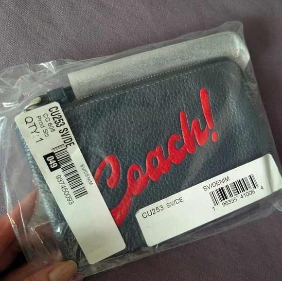 Nwt Coach Corner Zip Wristlet - Picture 2 of 9